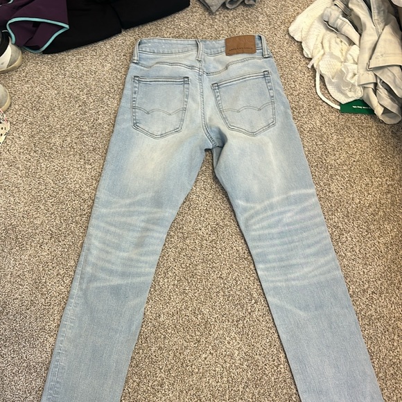 American eagles jeens size 26x28 slim fit - Picture 3 of 4